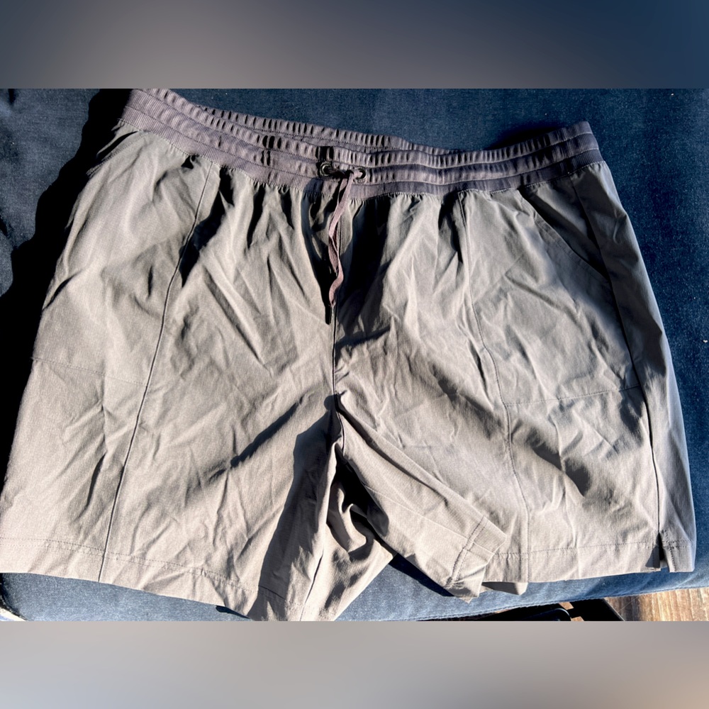 Men’s ideology XXL  shorts